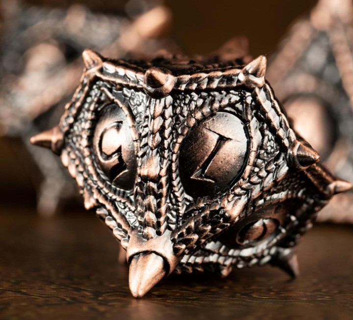 Dungeon and Dragon Metal Dice  - đánh giá và giá Dice Tower Wooden